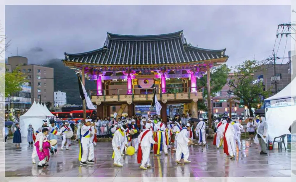 고흥 국가유산 야행 공식 API 제공 축제 사진을 포스트 톤에 맞춰 보정한 이미지
