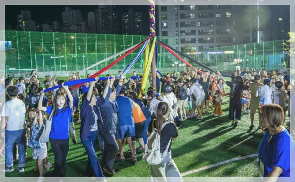 광명마당극축제X대한민국마당극축제 공식 API 제공 축제 사진을 포스트 톤에 맞춰 보정한 이미지