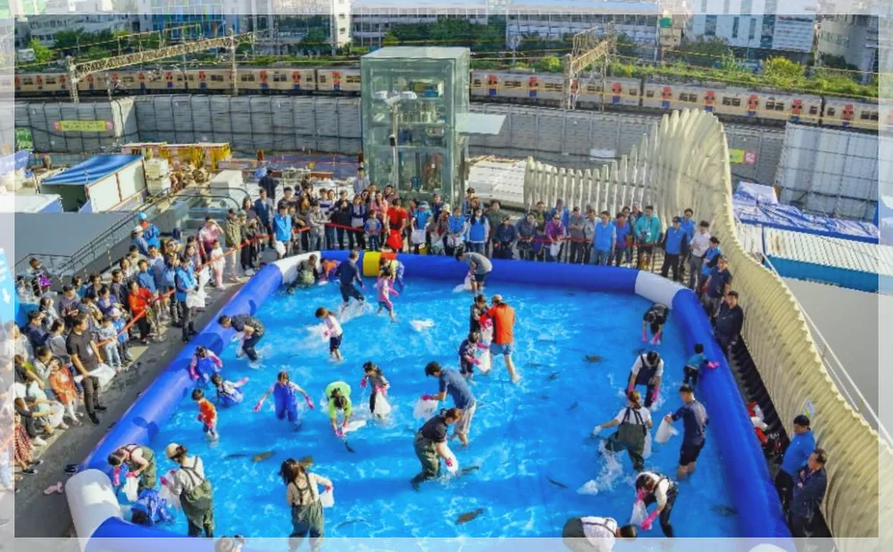 도심 속 바다축제 공식 API 제공 축제 사진을 포스트 톤에 맞춰 보정한 이미지