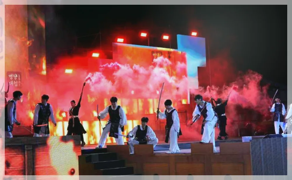 명량대첩축제 공식 API 제공 축제 사진을 포스트 톤에 맞춰 보정한 이미지