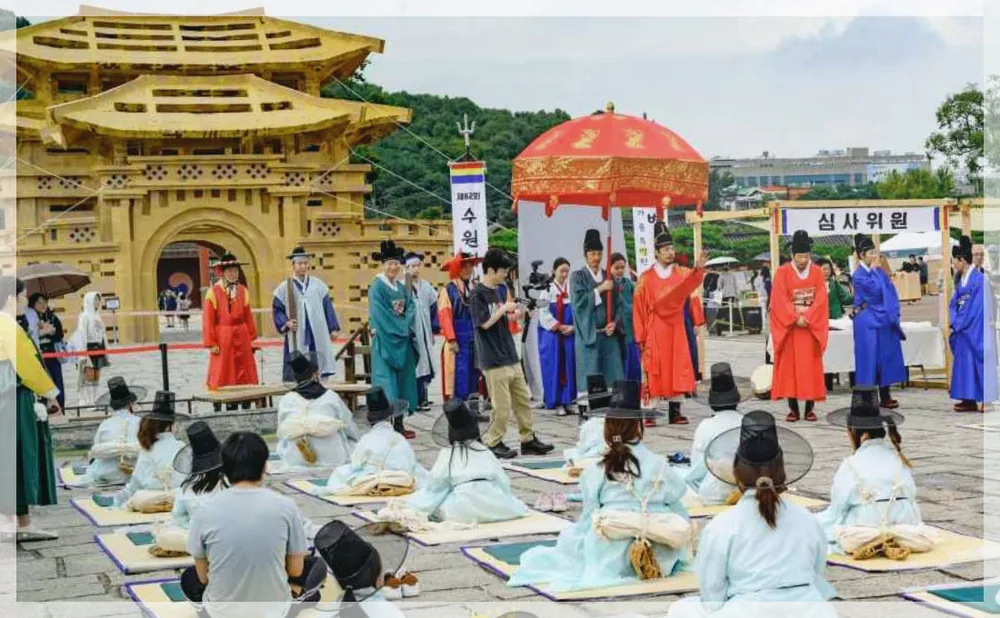 수원화성문화제 공식 API 제공 축제 사진을 포스트 톤에 맞춰 보정한 이미지