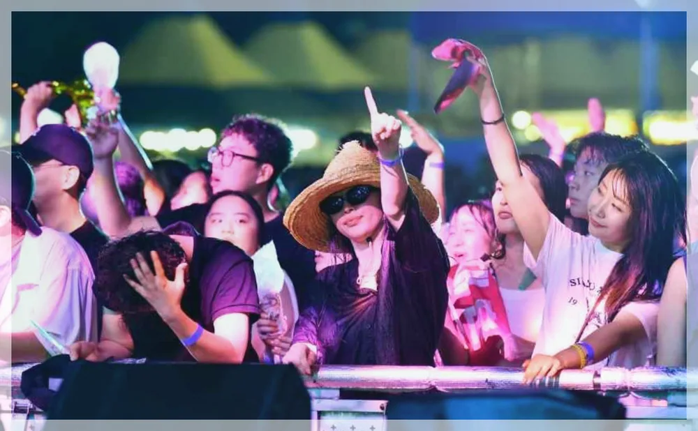 영주 시원나잇페스타 공식 API 제공 축제 사진을 포스트 톤에 맞춰 보정한 이미지