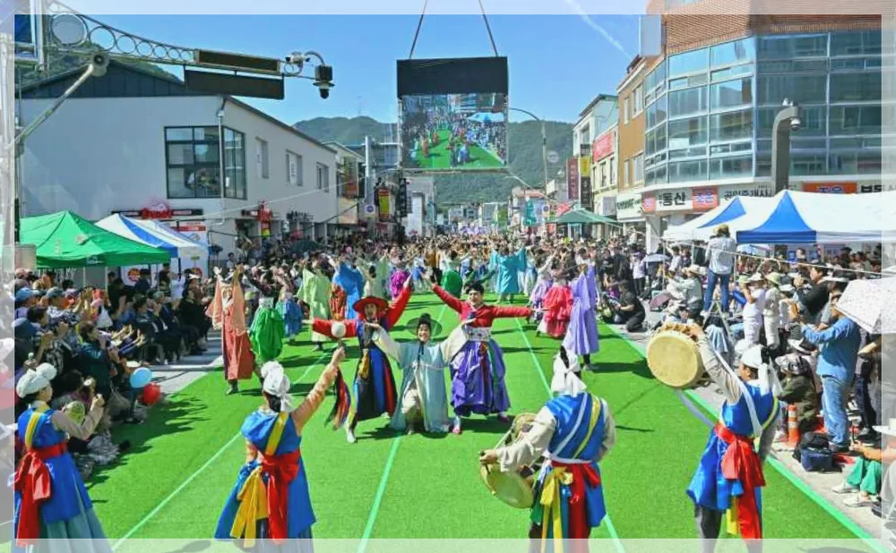 정선아리랑제 공식 API 제공 축제 사진을 포스트 톤에 맞춰 보정한 이미지