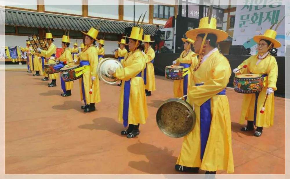 처인성문화제 공식 API 제공 축제 사진을 포스트 톤에 맞춰 보정한 이미지