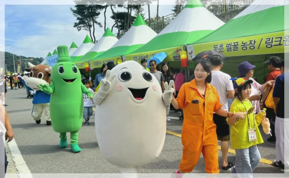 청원생명축제 공식 API 제공 축제 사진을 포스트 톤에 맞춰 보정한 이미지