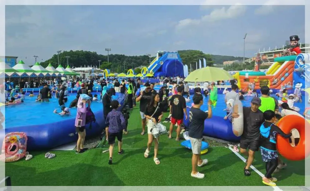 춘천 썸머워터 페스티벌 공식 API 제공 축제 사진을 포스트 톤에 맞춰 보정한 이미지